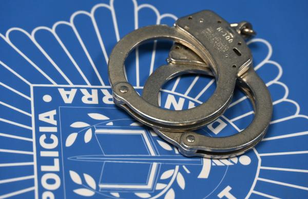 p. 10 2 manilles _policia