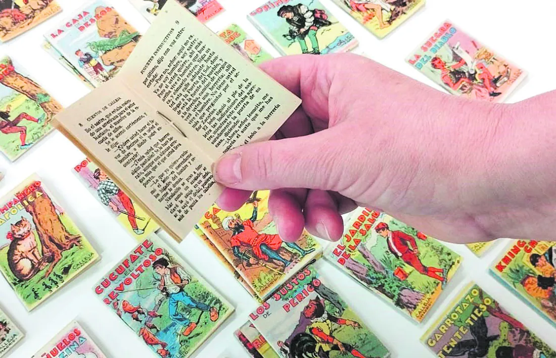 Els minillibres caben en una mà.