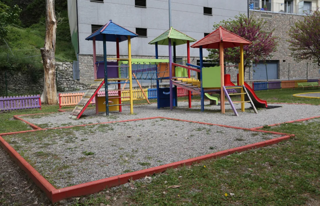 L'estat actual del parc infantil al Prat del Senzill.