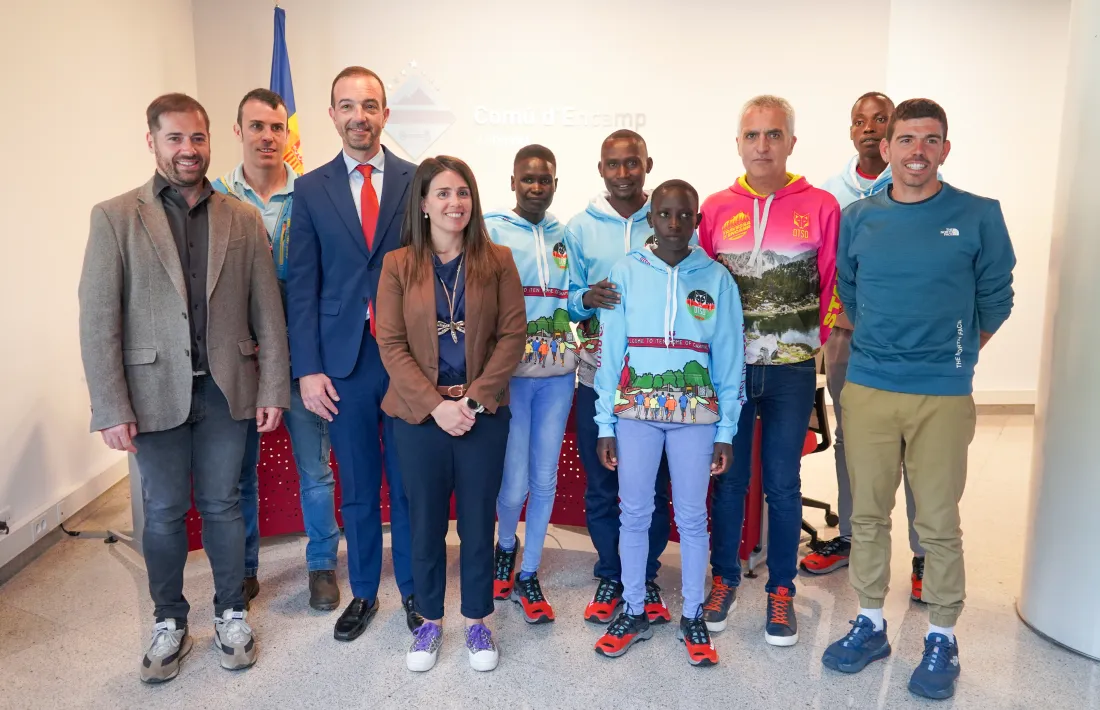 Pau Capell, el primer per la dreta de la imatge, ‘fitxatge’ de l’OTSO,