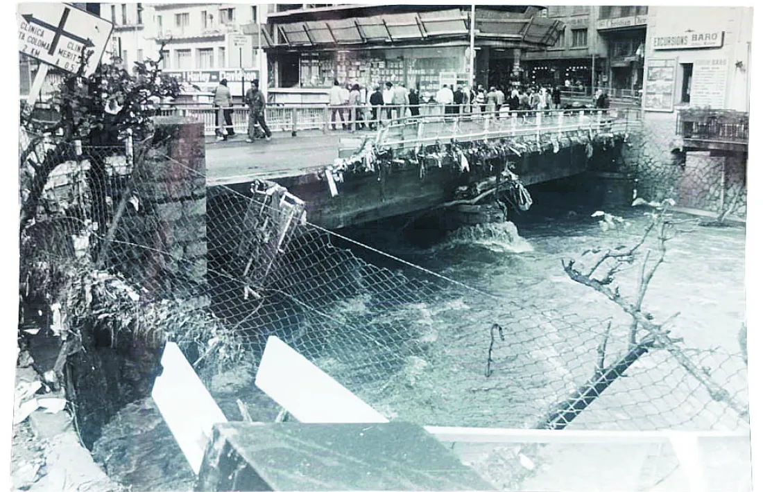 Panorama dantesc a la Rotonda, l’endemà dels aiguats del 7 de novembre del 1982.