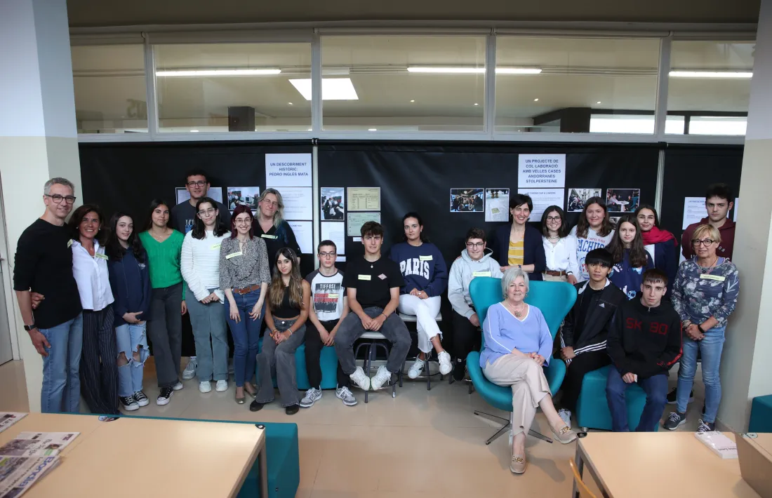 Els alumnes de Batxillerat Internacional que han protagonitzat la investigació.