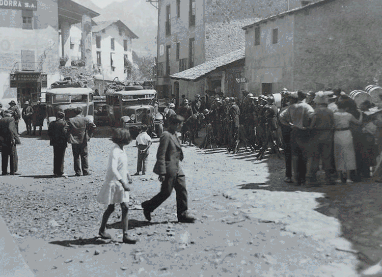 4123-CLAVEROL-GENDARMES-1933