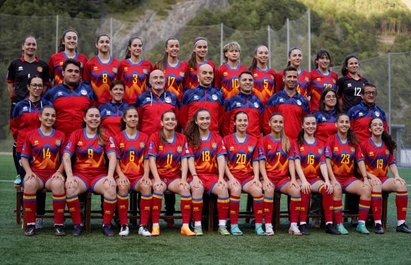 p. 29 seleccio andorra femenina foto futfemand