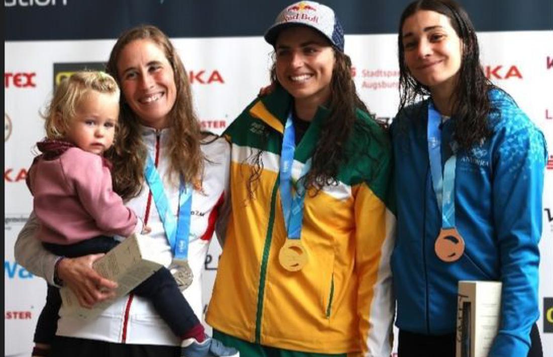 Monica Doria, amb el bronze.