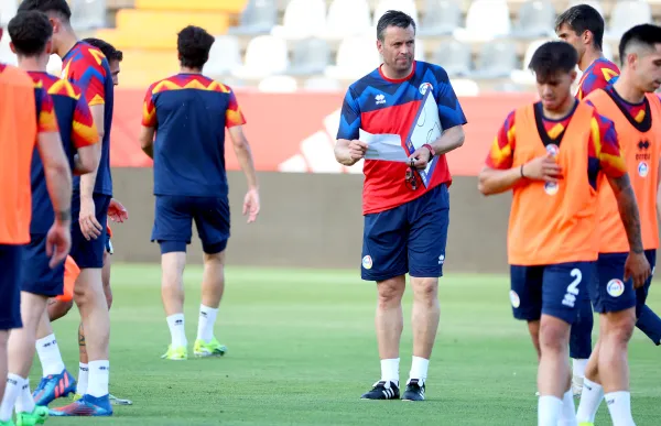 p. 36 seleccio entrenant al nuevoi vivero badajoz