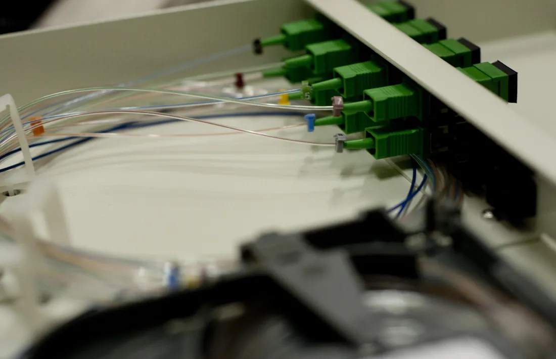 Els abonats a Internet i a la telefonia mòbil continuen creixent