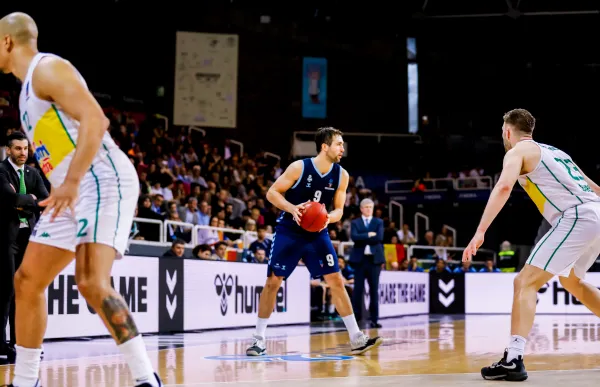 p. 29 morabanc vs bursaspor foto marti imatge