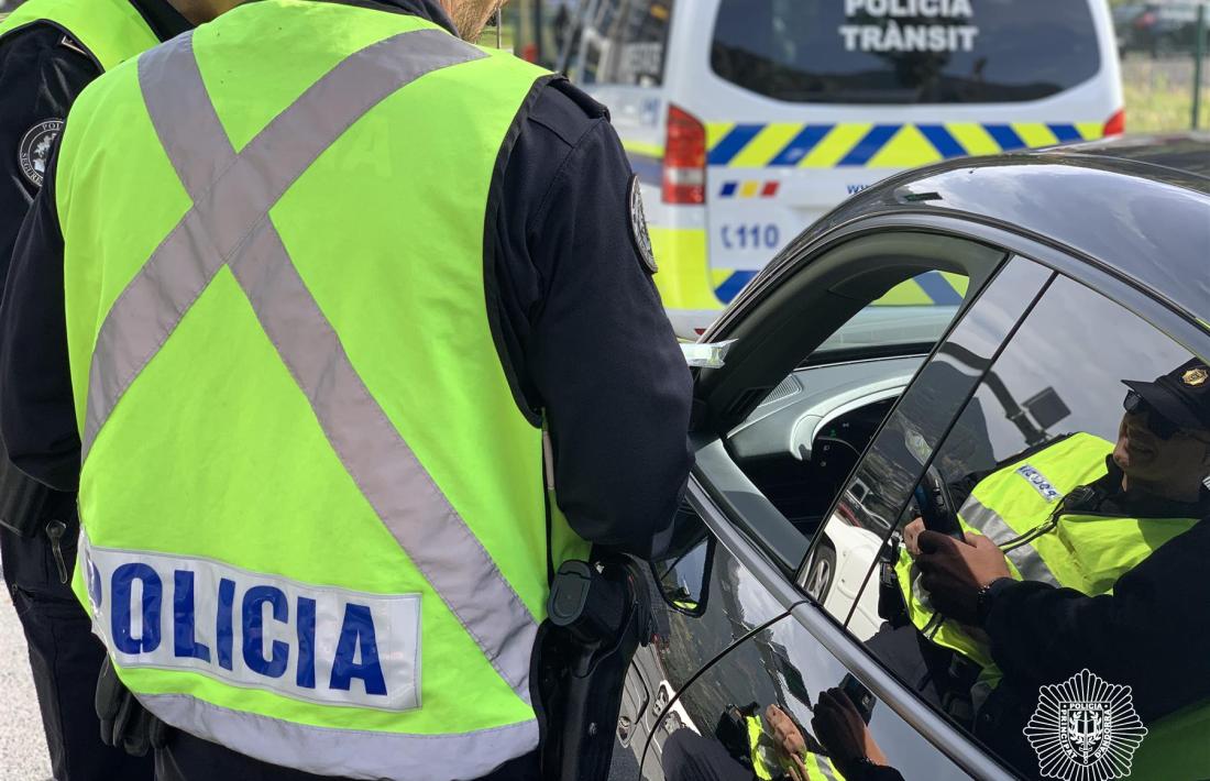 Agents de policia durant una campanya de controls anterior
