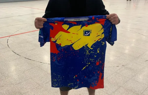 p. 29 presentacio cesc fernandez nou tecnic ahc foto victor duaso