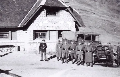 2142-Nazis-Pas-de-la-Casa