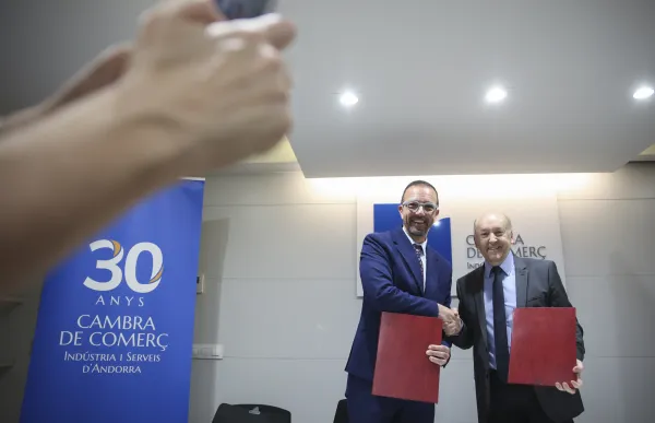 p. 07-1 Cambra comerc - Facundo Santana