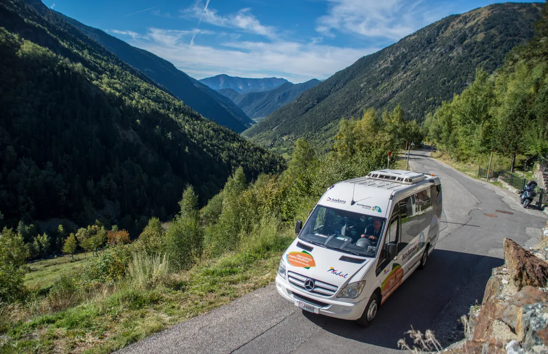 El bus turístic ofereix set rutes diferents.