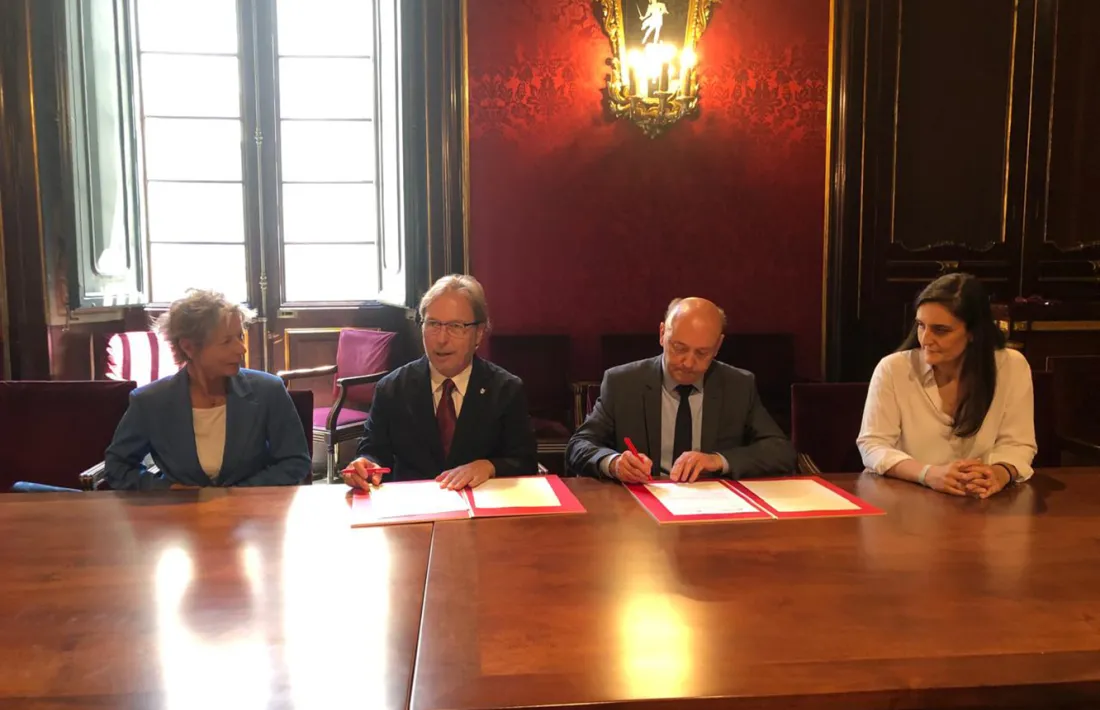 Josep Santacreu i Josep Maria Mas han signat l’acord.