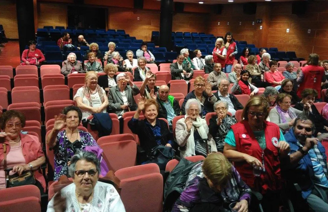 La sortida sociocultural de la Creu Roja Andorrana aplega una seixantena d'usuaris