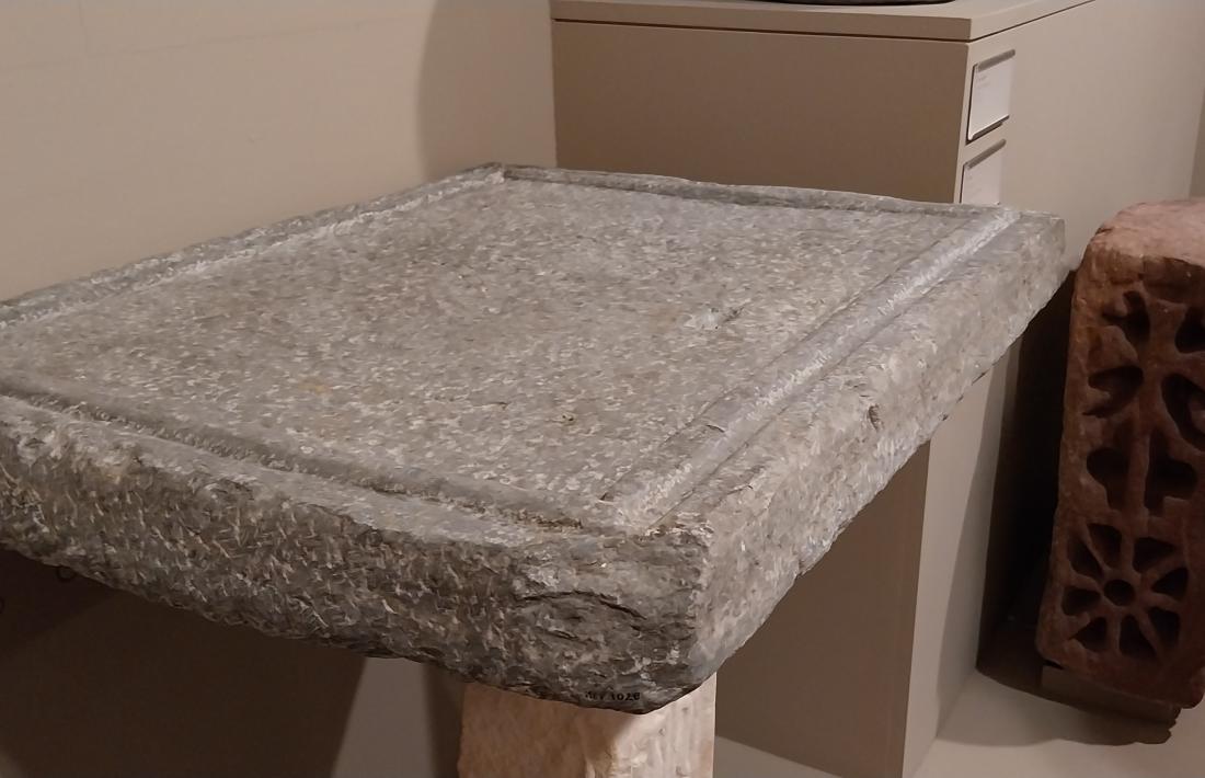 Ara d'altar de Santa Coloma. 