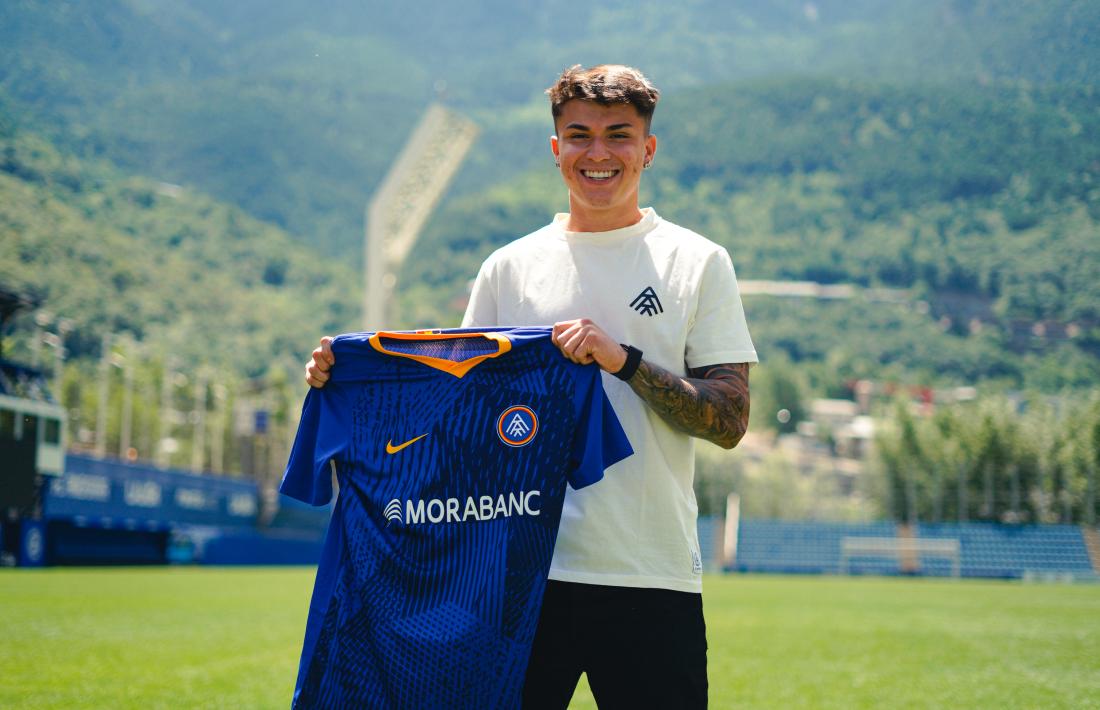 ‘Juanda’ Fuentes va ser presentat ahir a l’Estadi Nacional.