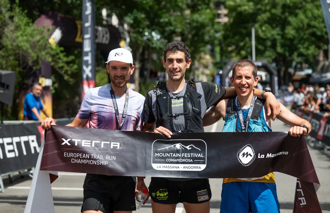Martí Lázaro, primer davant de Marc Pinsach i Marc Ollé Bernades.