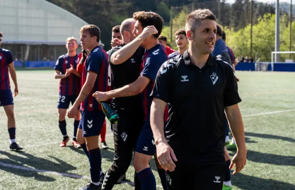 p. 22 jokin entrenador bilbao athletic foto eibar