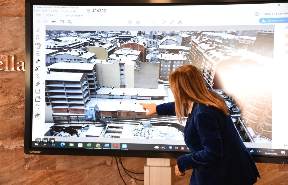 Marsol presentant el projecte del Cedre quan era cònsol.