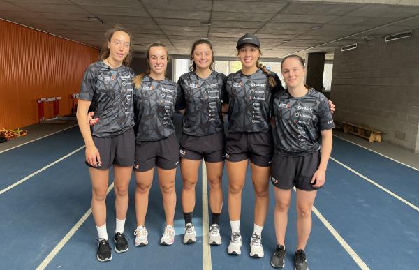 p. 22 Equip nacional femení, amb Cande Moreno Foto FAE