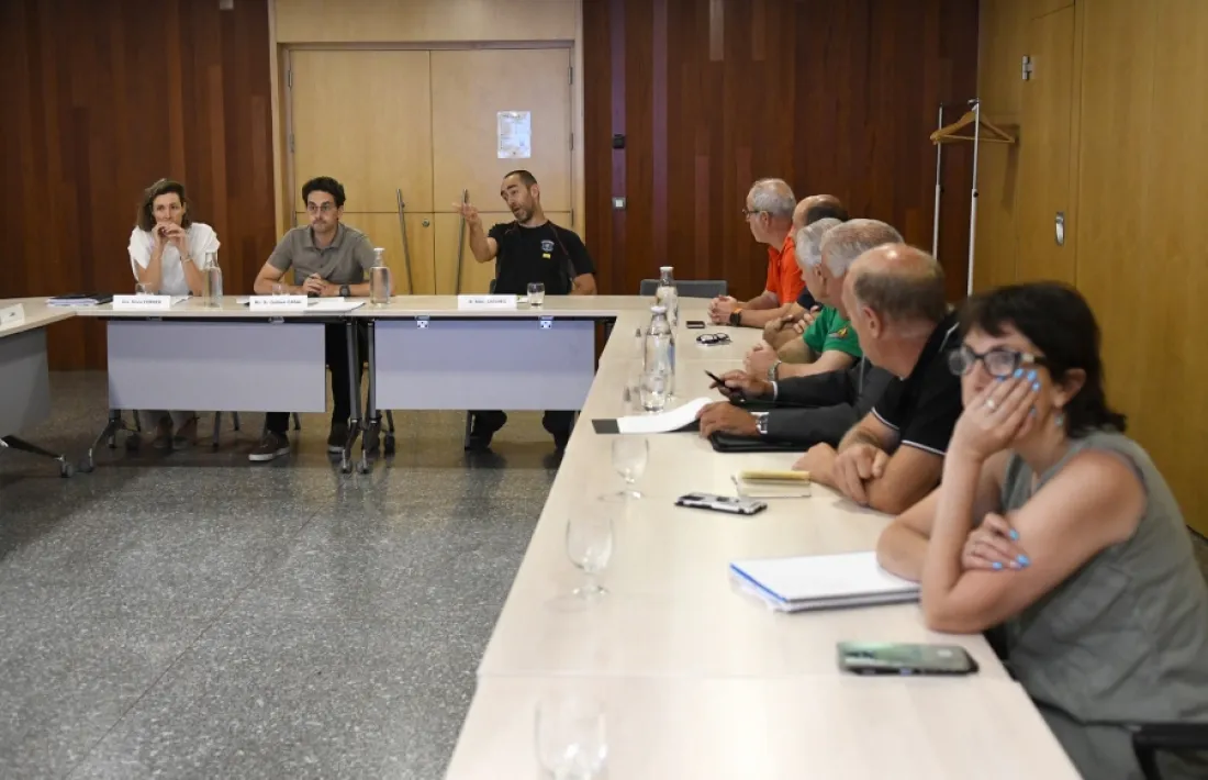 Un moment de la reunió de la comissió de seguiment de la caça.