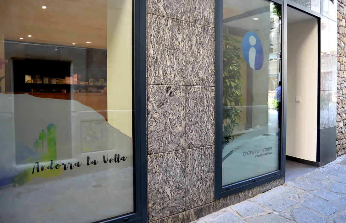 La nova oficina d'informació turística del comú d'Andorra la Vella, al carrer de la Vall.