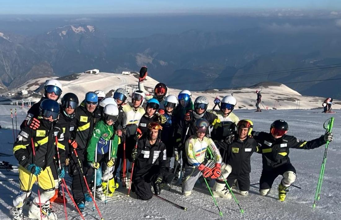 L’EEBE U16, en una estada que va realitzar a Les Deux Alpes.