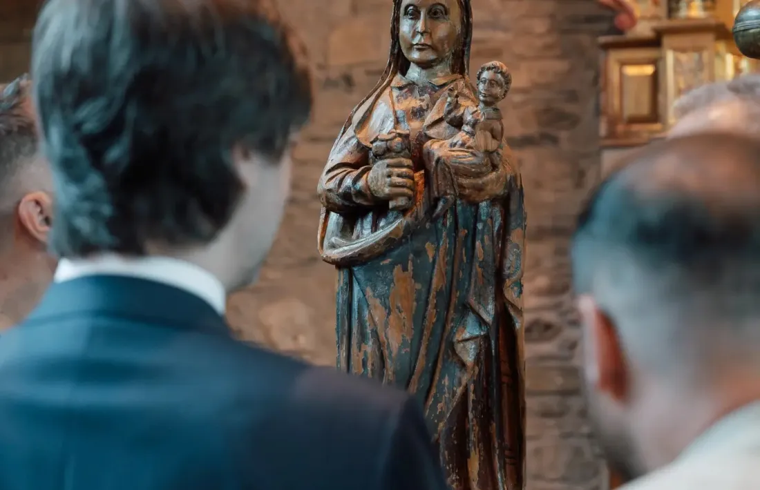 Autoritats comunals i el síndic, Carles Ensenyat, van assistir a l’ofici religiós. 