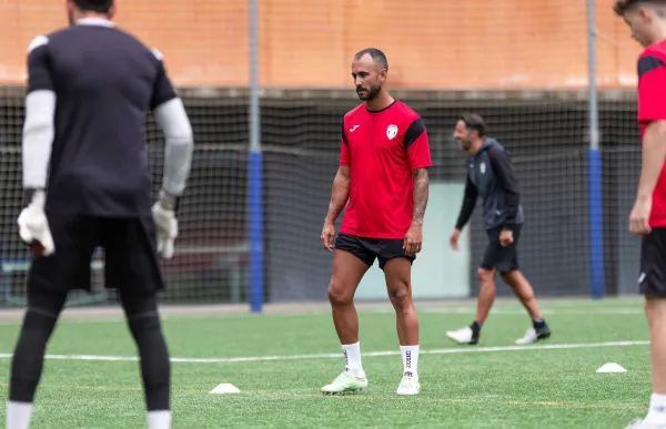 p. 22 victor vazquez fc santa coloma