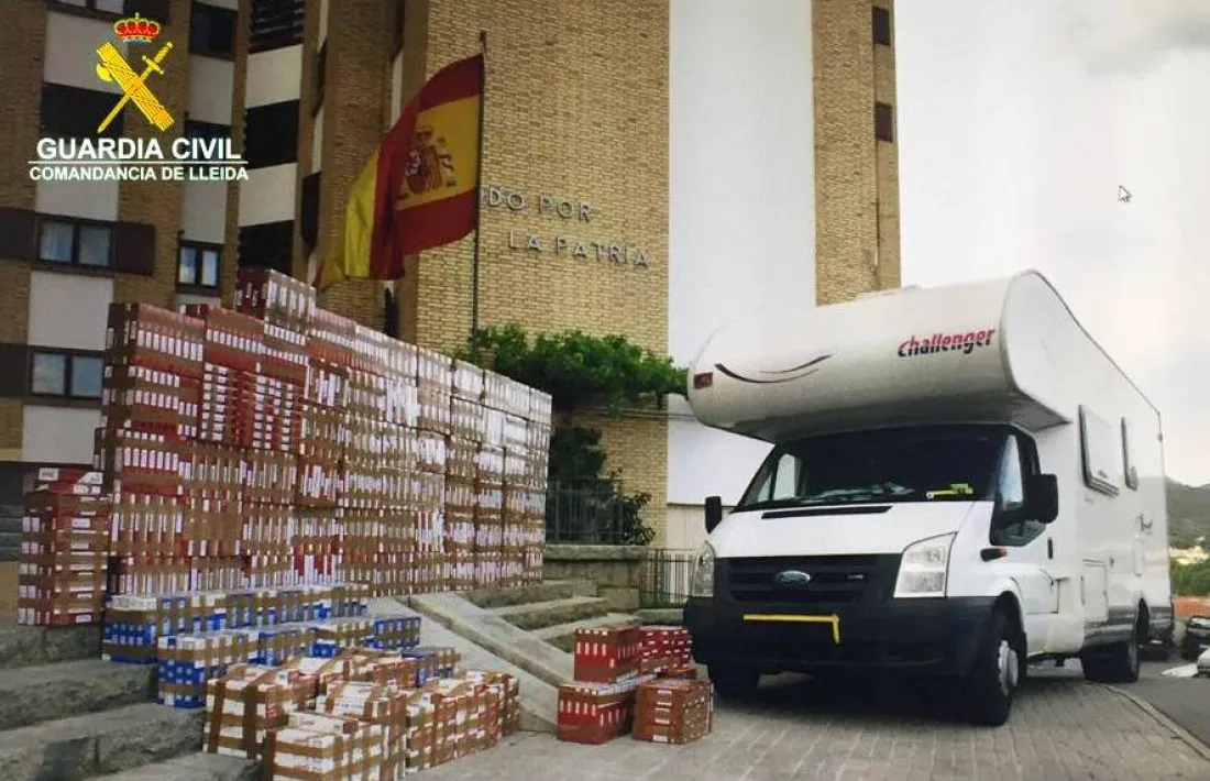 Dos detinguts amb tabac valorat en 93.000 € en una autocaravana