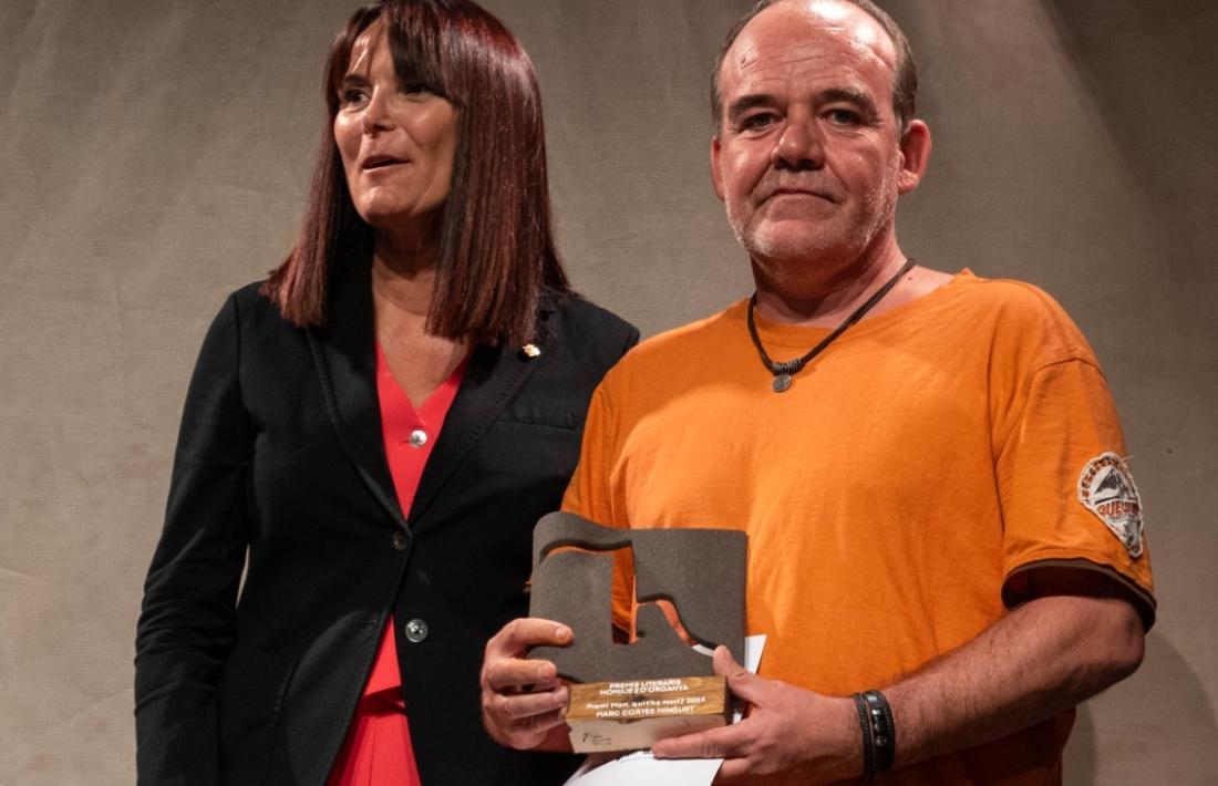 Marc Cortés, amb la ministra Mònica Bonell.