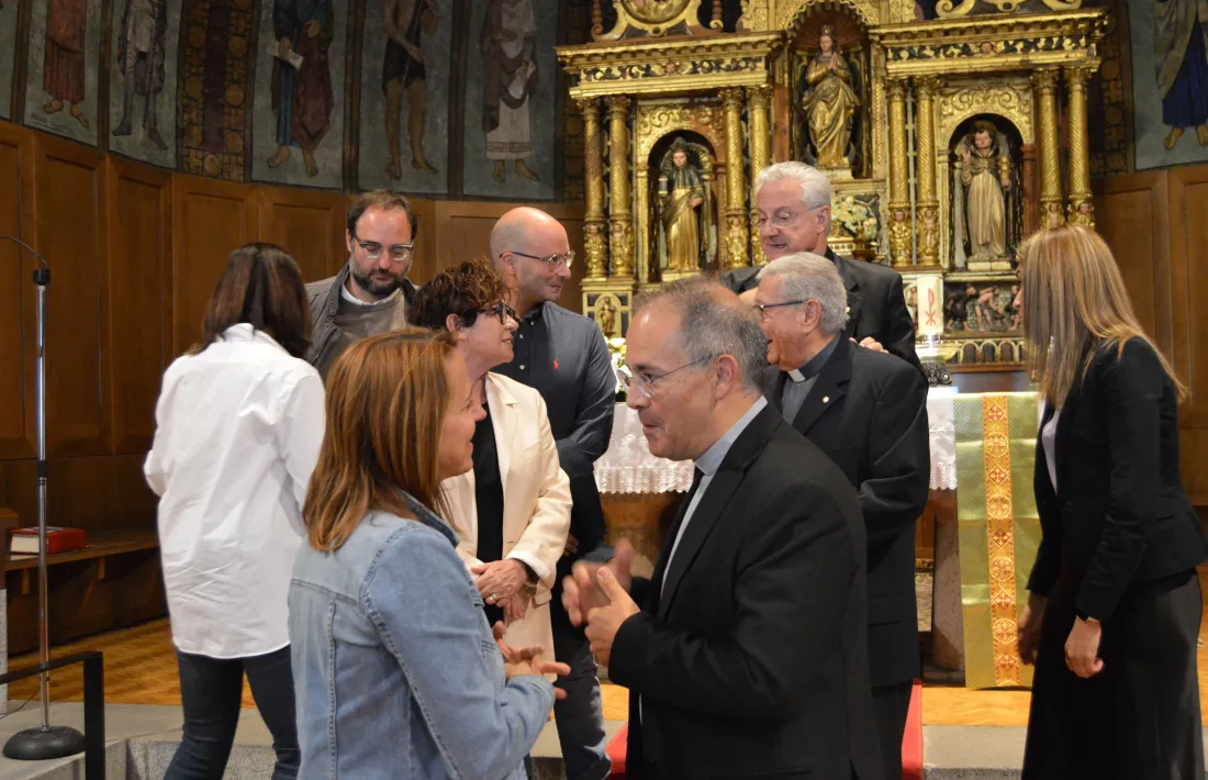 El copríncep Joan-Enric Vives ha presidit la missa on s'ha fet el traspàs.