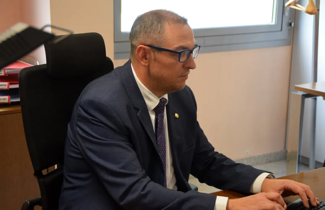  El secretari d'Estat d'Educació, Josep Anton Bardina, en el seu despatx del ministeri d'Educació.