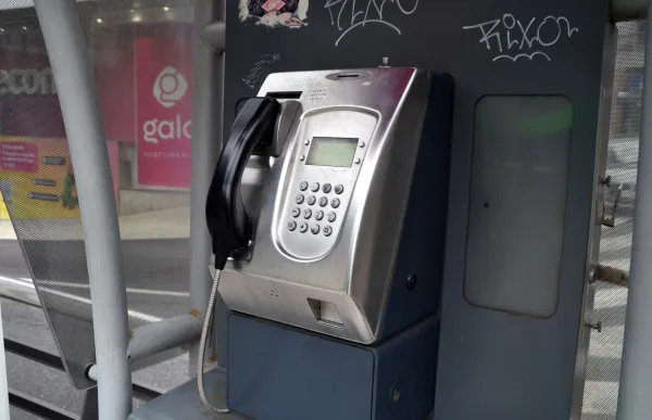 p. 10 1 cabina telefonica