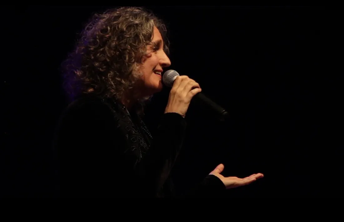 La cantant i directora de l'Interfado. 