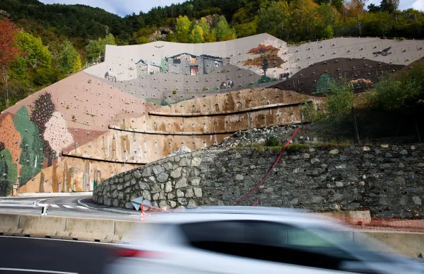 p. 01 Samantha Bosque Mural - Facundo Santana