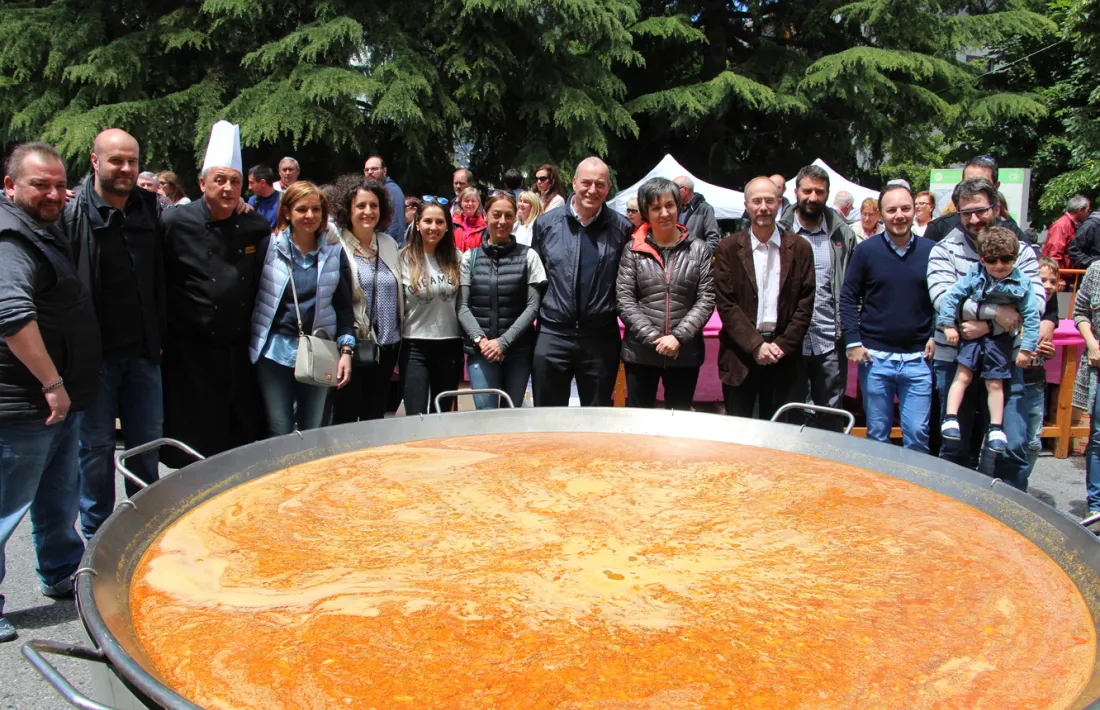 Escaldes reparteix 1.200 racions d'arròs en la celebració del seu 38è aniversari 