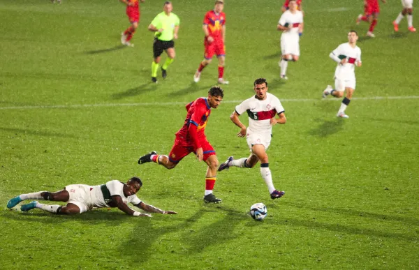 p. 29 central Andorra Portugal - Facundo Santana