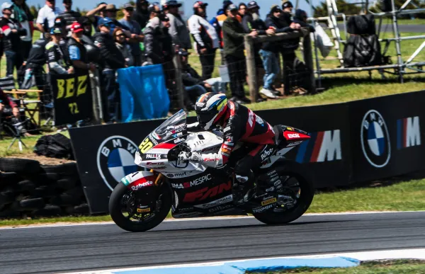 p. 29 xavi cardelus a phillip island foto fantic racing