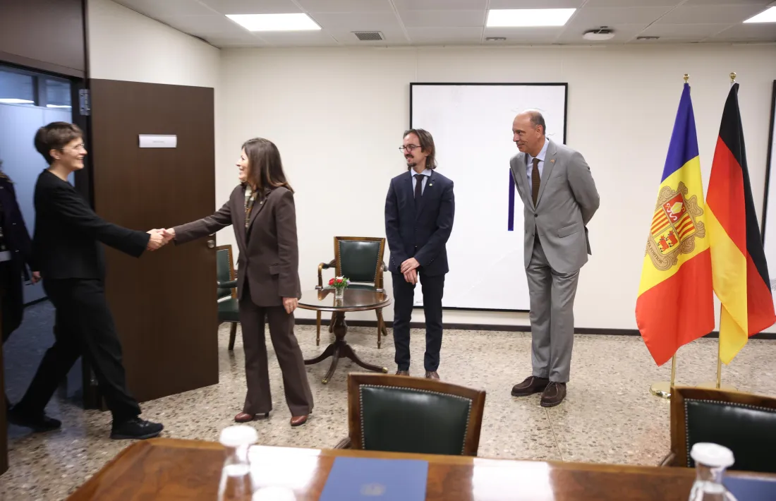 Tor ha rebut Lührmann a l’edifici administratiu del Govern.