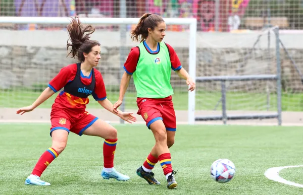 p. 29 seleccio femenina entrenament xavi miro faf
