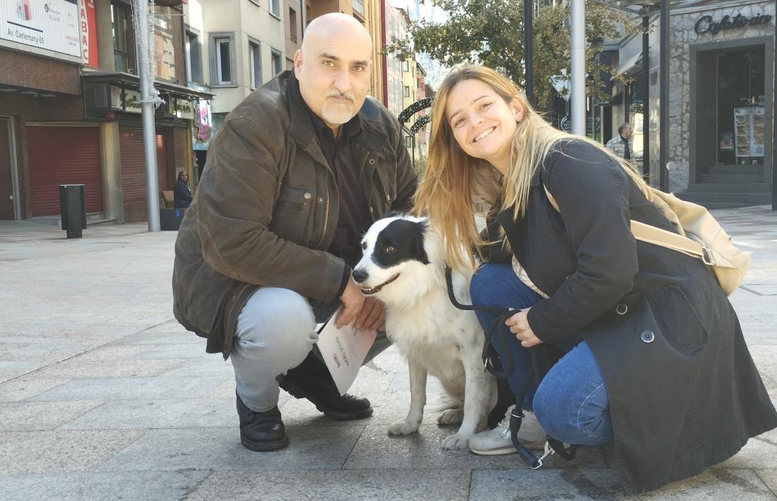 El Pirata, amb l’Emili, que el va fotografiar l’any passat pel calendari i se’n va enamorar.