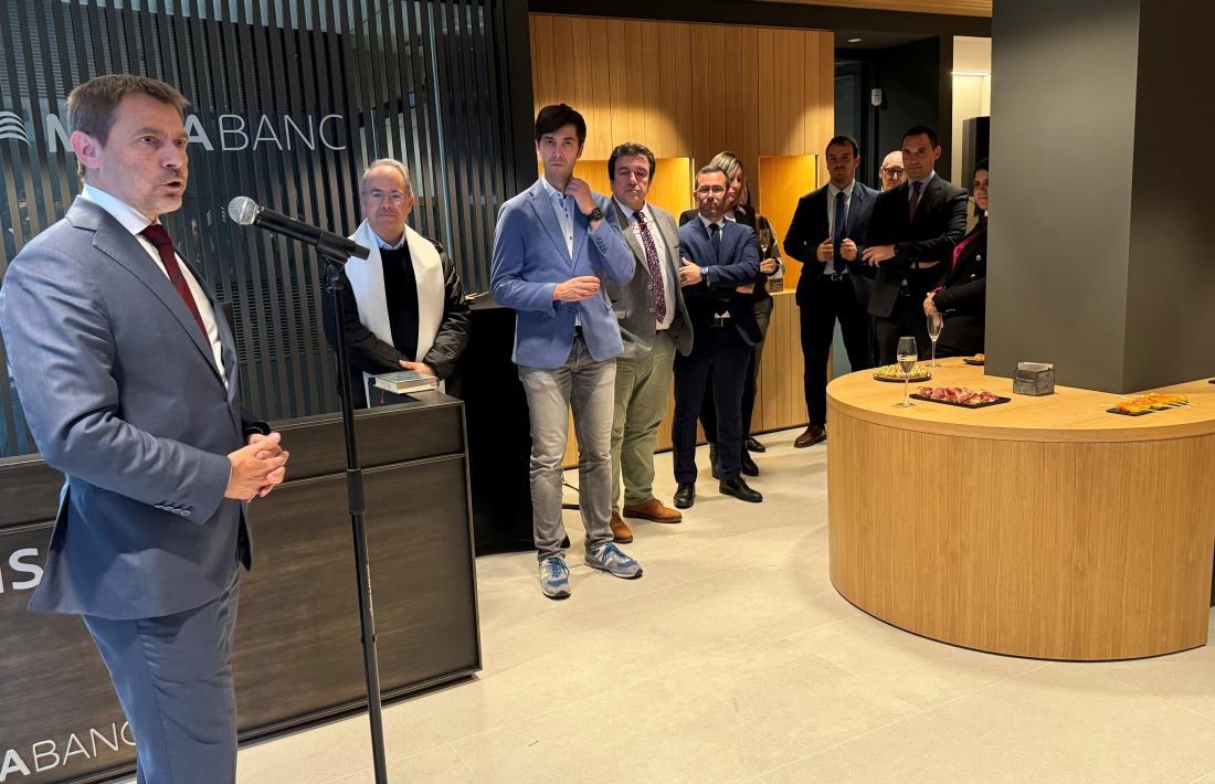 El CEO de MoraBanc, Lluís Alsina, en la inauguració de l'oficina. 