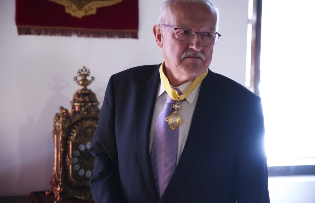  El síndic de l’autodissolució del Consell General i un dels pares de la Constitució, Albert Gelabert, ha rebut avui la Creu dels Set Braços.