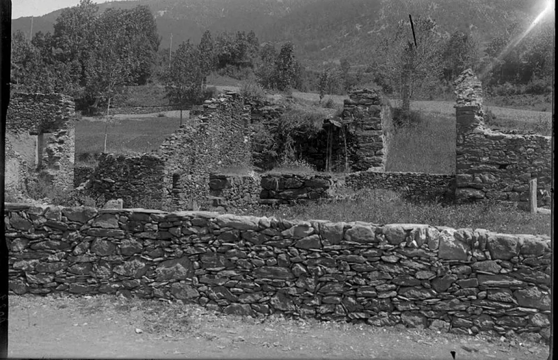 La farga Areny, el 1886, deu anys després de tancar: havia començat a funcionar el 1753.