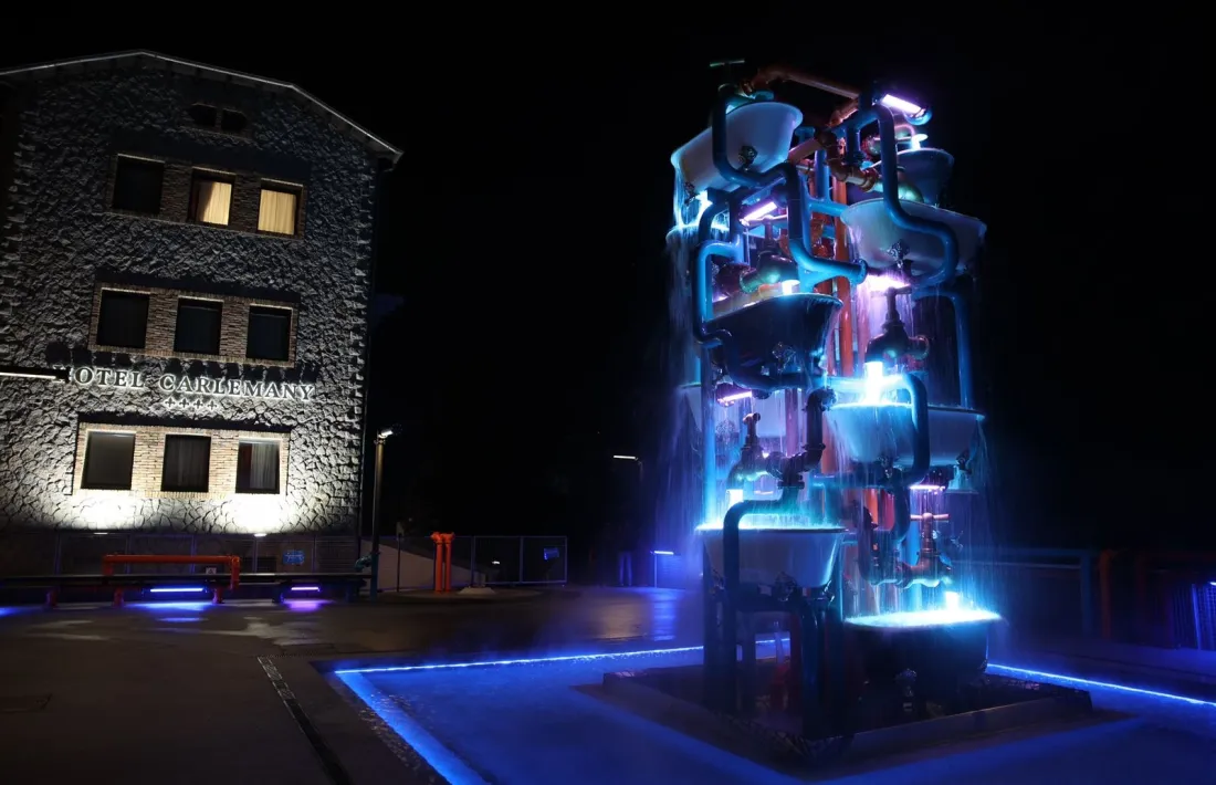 La font de banyeres li ha donat la volta com un mitjó a la placeta del Madriu.