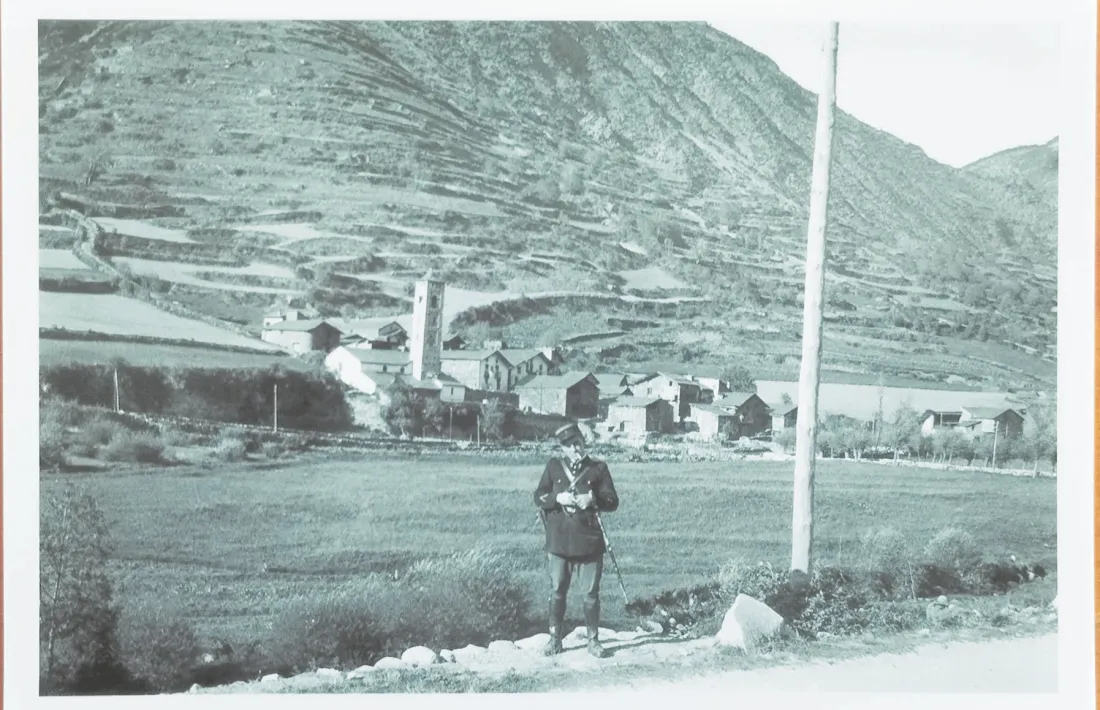 I ara, al Prat Gran d'Encamp, amb Santa Eulàlia al fons.