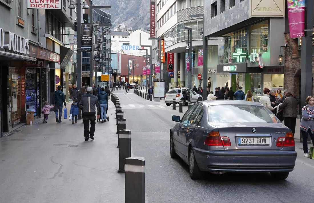Mobilització de grans botigues contra el tall de la part baixa de Meritxell