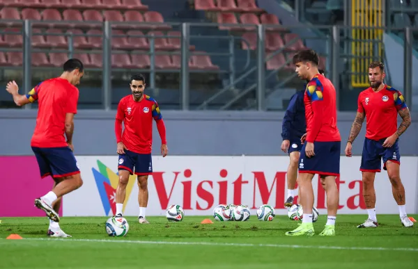 p. 28 entrenament seleccio a malta foto xavi miro faf